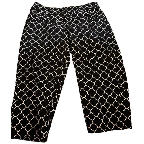St John's Bay Secretly Slender Capri Pants, Navy & White Lattice, Size 12 - Picture 1 of 3